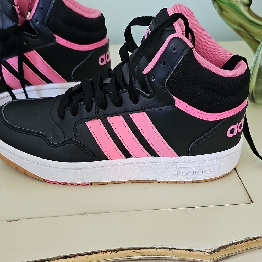 NWOT  Adidas Black Pink High-Tops Sneakers Size 4 Athletic Sports Tennis Shoes - Picture 6 of 8